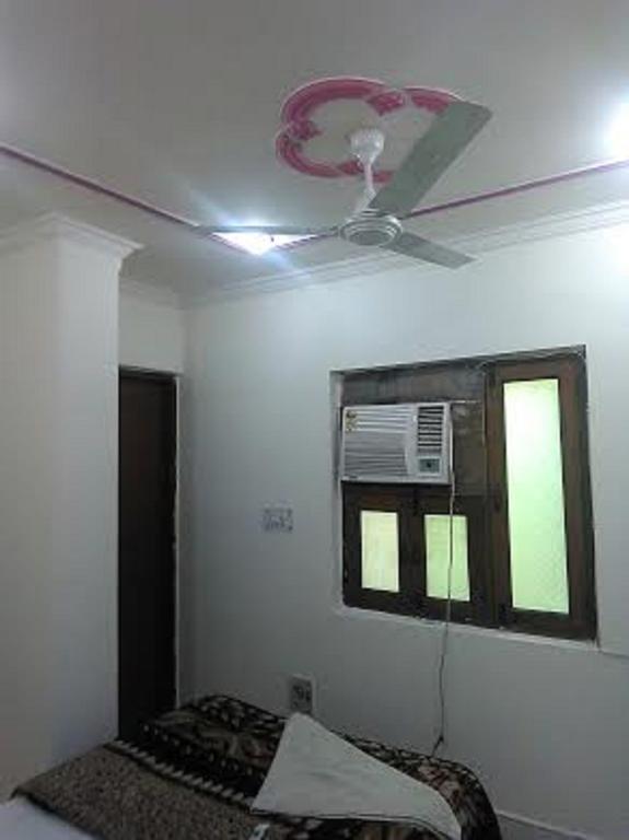 Yatri Guest House New Delhi Room photo